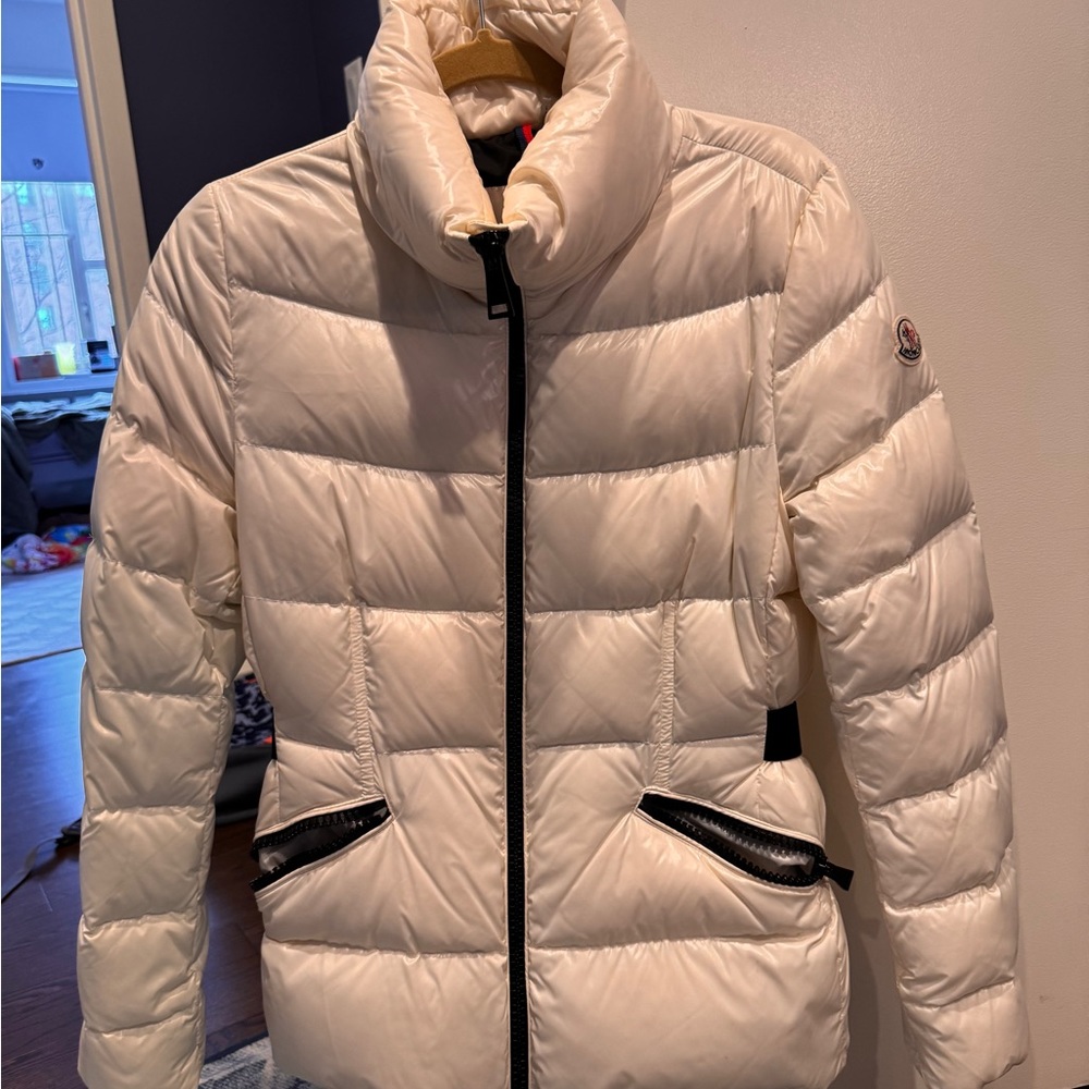 Moncler  down puffer 
Worn once- like new all internal tags in place